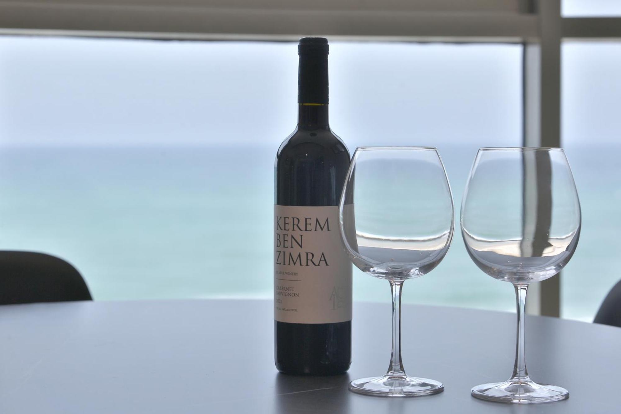 Luxury Suites By Notaly Ariel - Carmel Beach Haifa Room photo